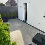 Gaestehaus Mit Sonniger Terrasse Haan