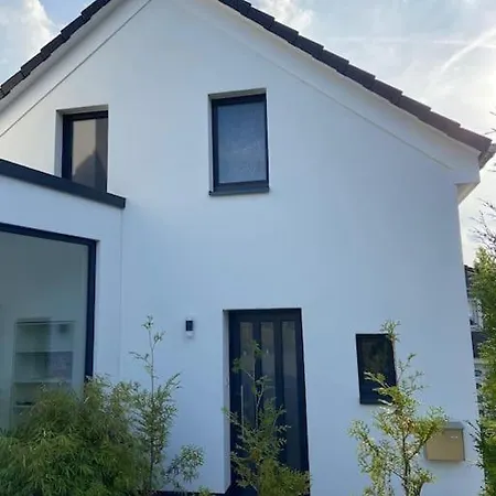 בית נופש Gaestehaus Mit Sonniger Terrasse *