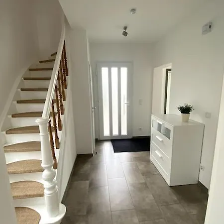 Gaestehaus Mit Sonniger Terrasse בית נופש